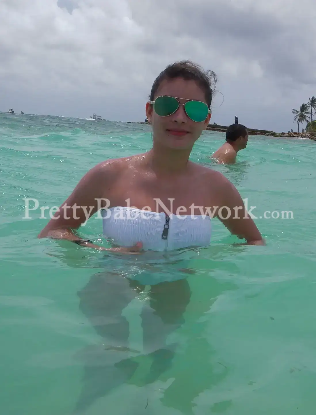 Ruchika—Hot and Sexy High-Profile Escort Available Near Juhu Beach